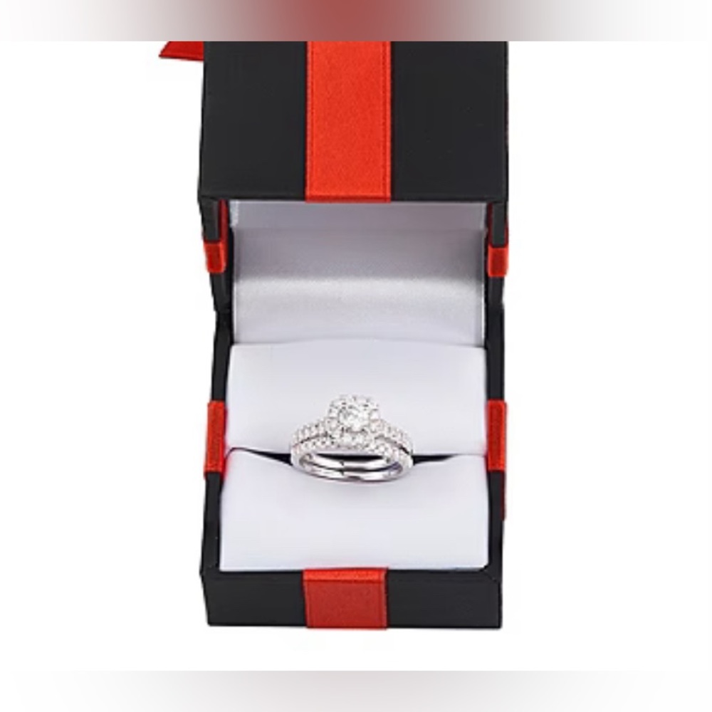 10k white gold 1k total wedding ring set. Mined diamonds. NOT LAB - Picture 6 of 10